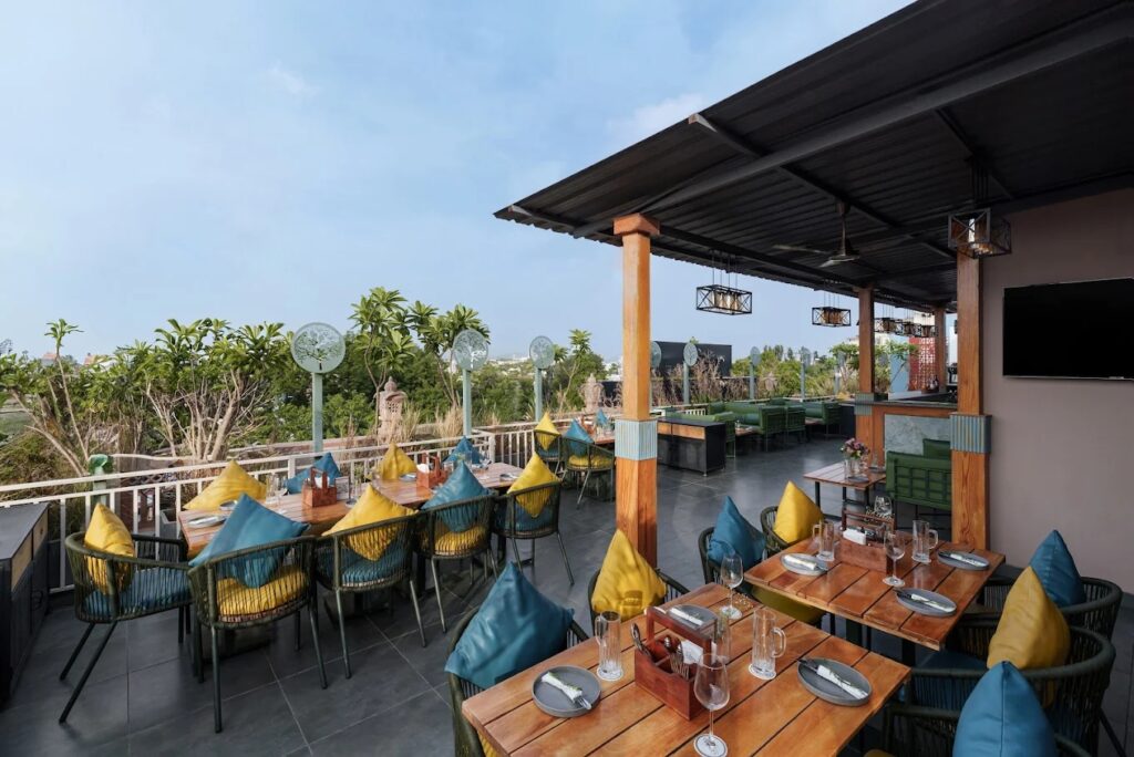 best rooftop Restaurant and bar in Udaipur